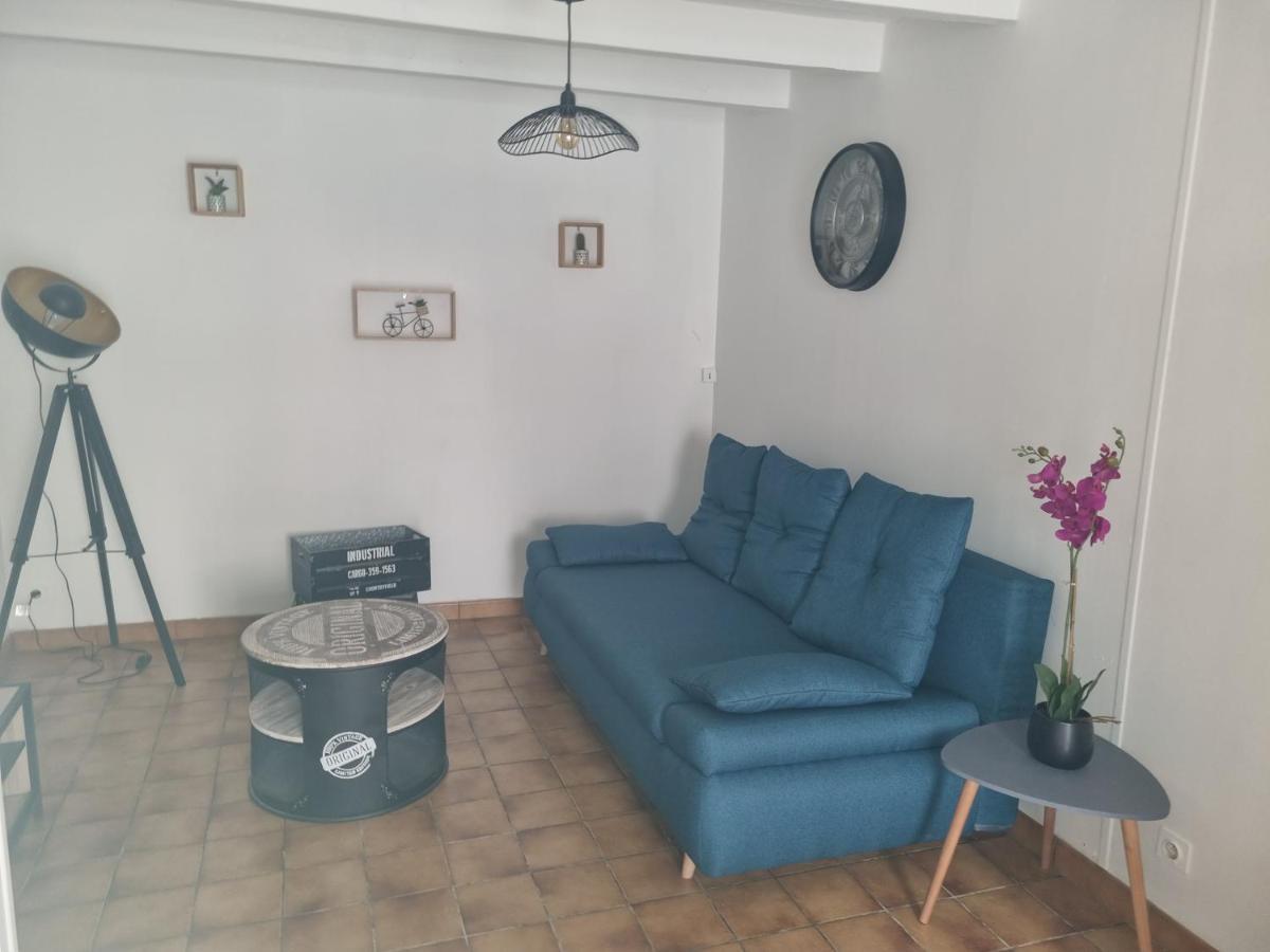 Jolie Petite Maison Dans Village Fortifie Brigueuil Eksteriør billede